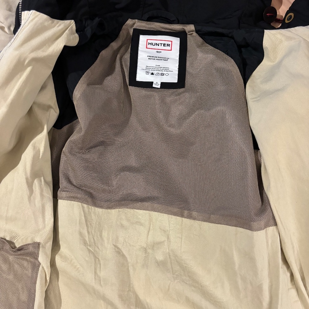 Hunter Rain Coat, size small, black, hooded - Picture 3 of 5